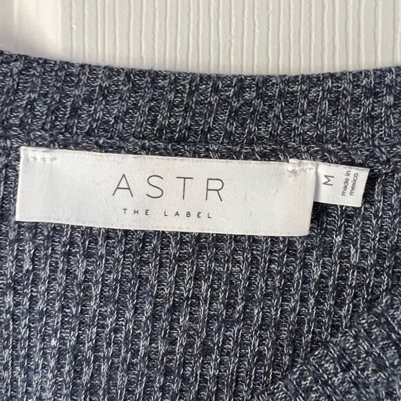 ASTR The Label Gray Ribbed Tie Front Long Sleeve Sweater Top Women’s Medium - Picture 3 of 5